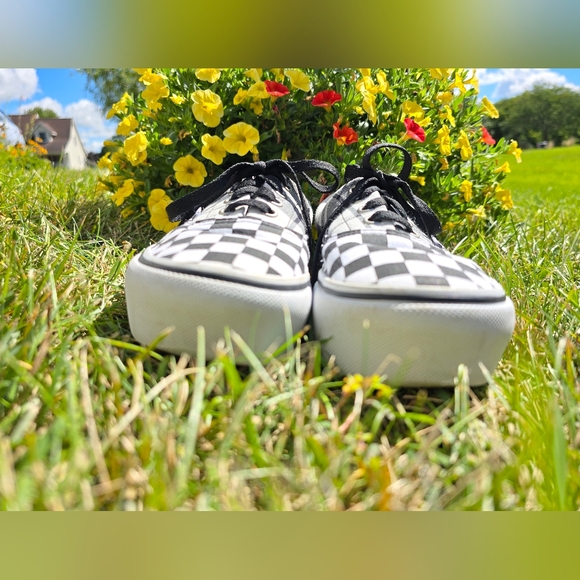 Vans Black and White Platform Checkered Plaid Sneakers - Picture 4 of 7